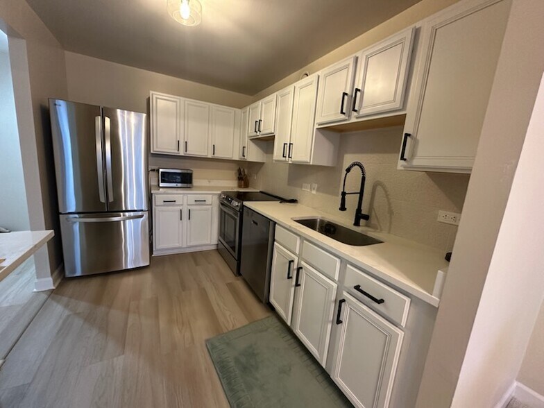 Kitchen - 70 W Huron St