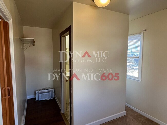 Building Photo - 403 S Wayland Ave
