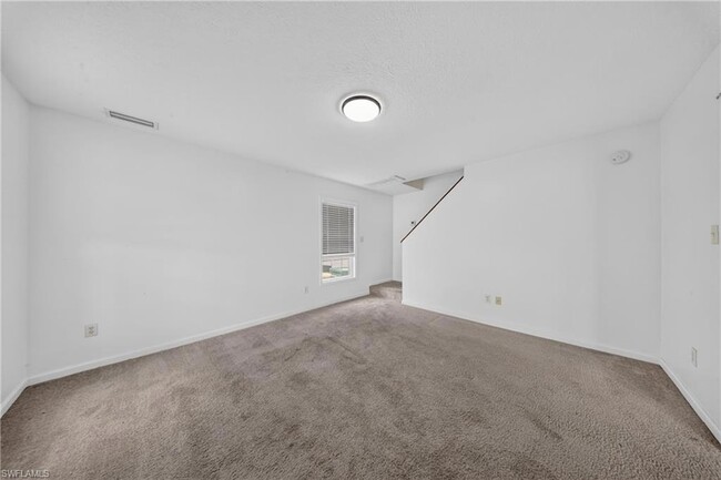 Building Photo - 250 Leawood Cir