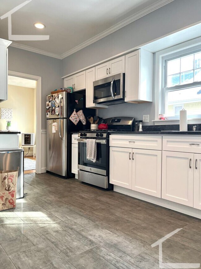 Building Photo - 9/1 No Fee! Oversized Brighton 3BR apartment w/parking!