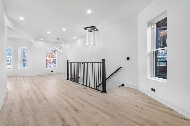 Building Photo - 6430 S Eberhart Ave