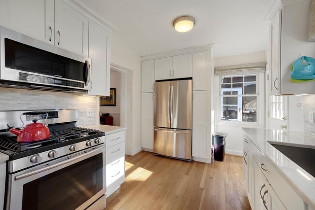 Building Photo - 4518 Chase Ave