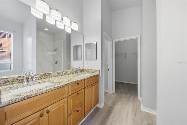 Building Photo - 11724 Holly Creek Dr