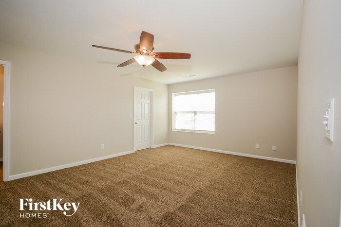 Building Photo - 121 Siena Dr