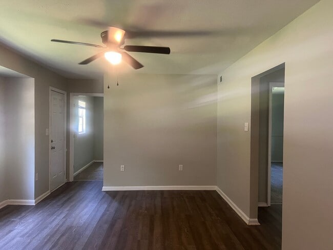 Building Photo - 1414 Moonlite Ave