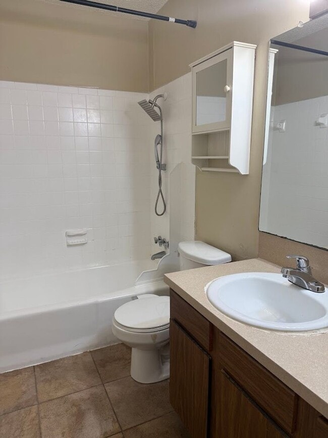 Building Photo - Pre-Lease for August 2026 - Treehouse #306