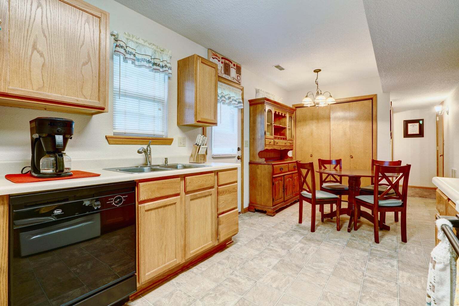 Building Photo - 3410 Zinnia Dr