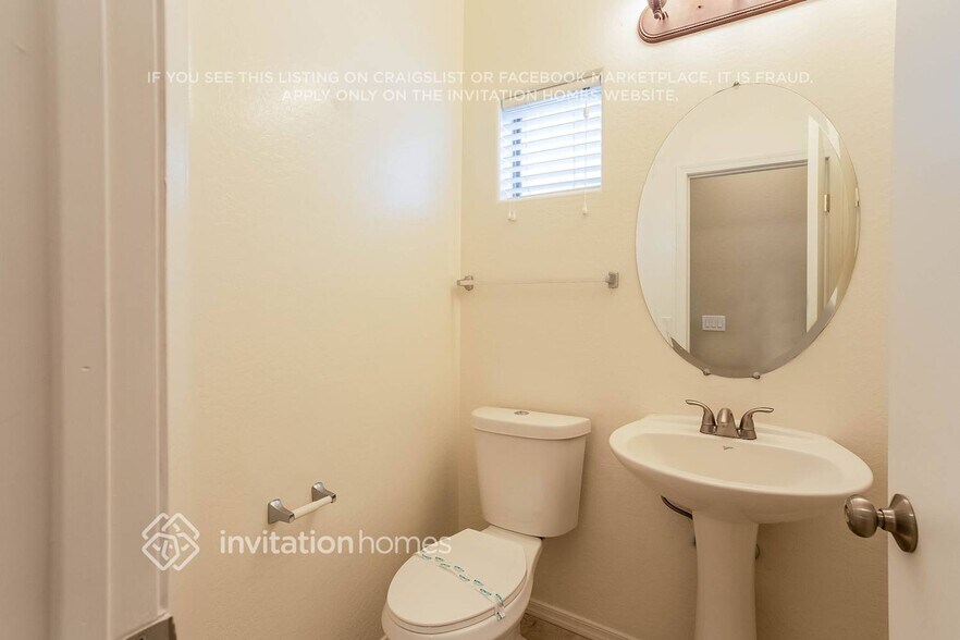 Building Photo - 185 W Desert Vista Trail