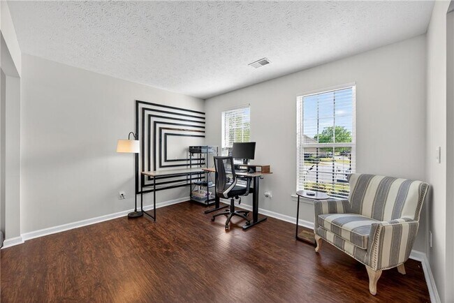 Building Photo - 9899 Vista Cir