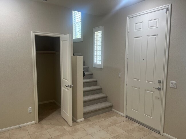 Building Photo - 2bd/2.5ba Townhouse with A/C in San Elijo ...