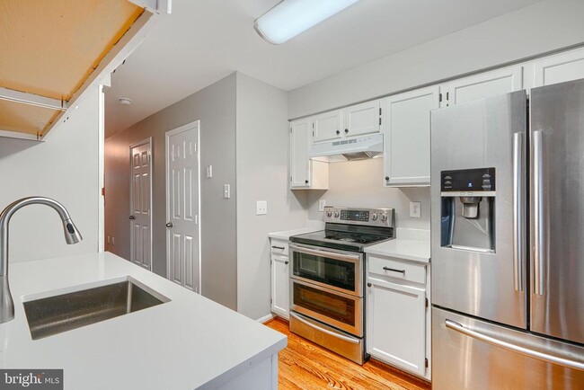 Building Photo - 309 Overlea Pl