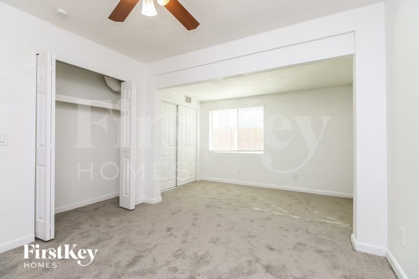 Building Photo - 9321 E Dallas St