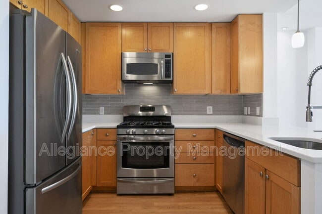 Building Photo - 3600 S Glebe Rd