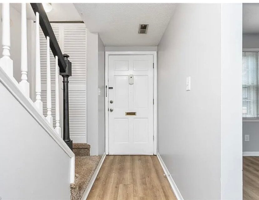 Building Photo - 514 Peele St