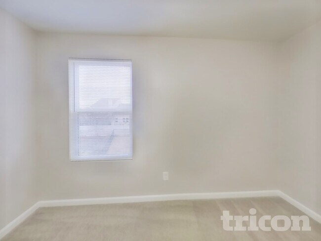 Building Photo - 178 Hidden Lakes Rd