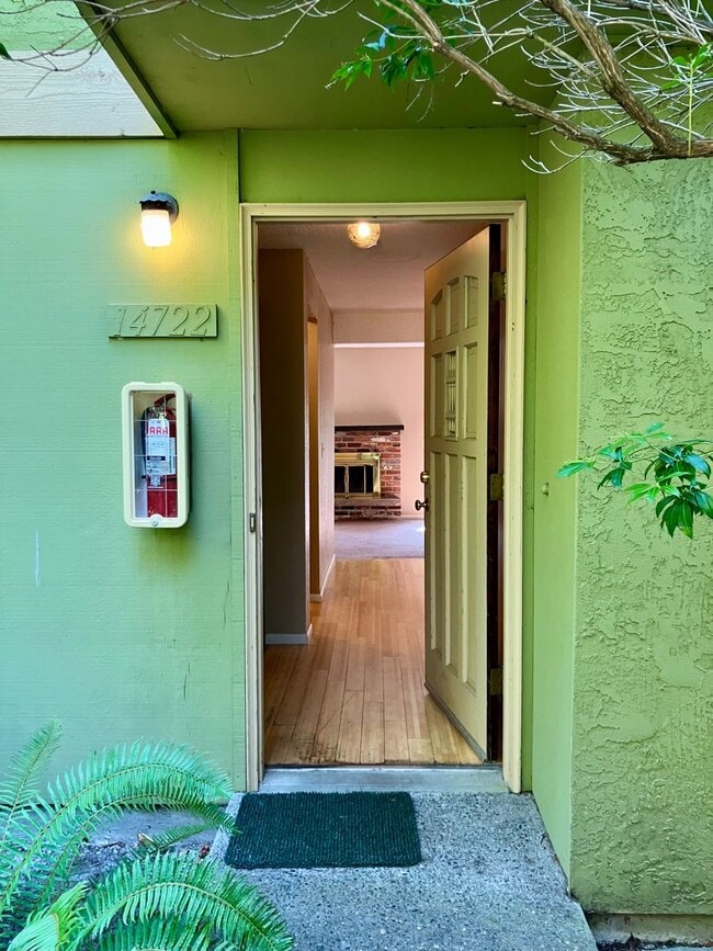 Building Photo - Spacious 2-Bed, 1.5-Bath Home with Firepla...