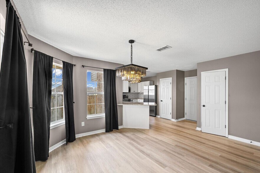 Building Photo - 2544 Portobella Pl