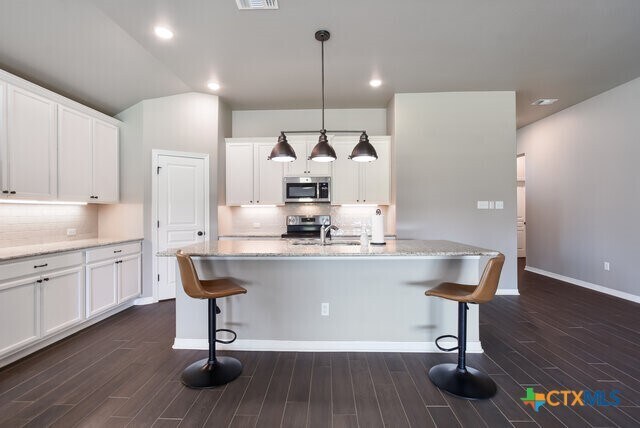 Building Photo - 1802 Rustic Manor Dr