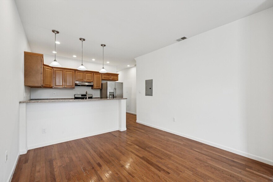 Building Photo - 1629 Germantown Ave