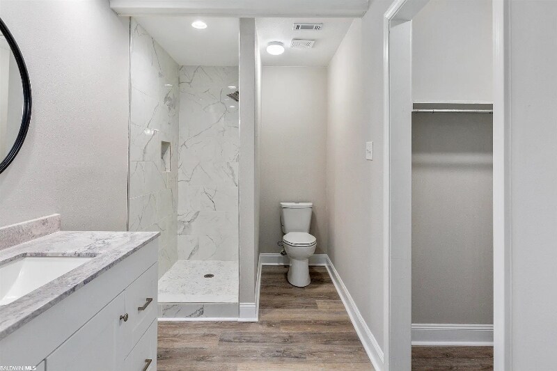 Building Photo - 109 Kingswood Dr