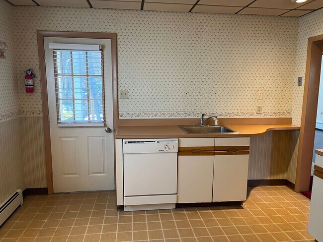 Building Photo - 940 Woodlawn St