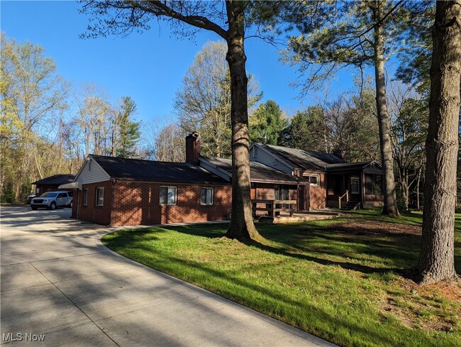 Primary Photo - 17802 Rapids Rd