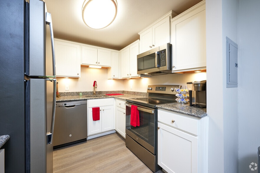 Primary Photo - Winkworth Apartment Homes