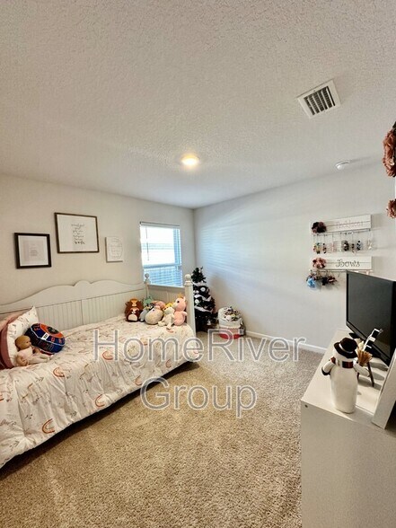 Building Photo - 2316 Kirkwood Dr