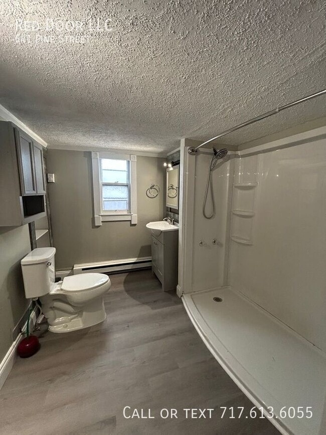 Building Photo - 641 Pine St