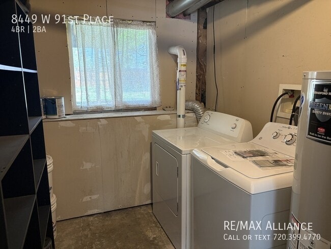 Building Photo - 8449 W 91st Pl