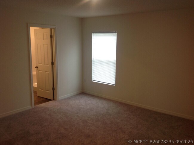 Building Photo - 2862 SE Buccaneer Cir