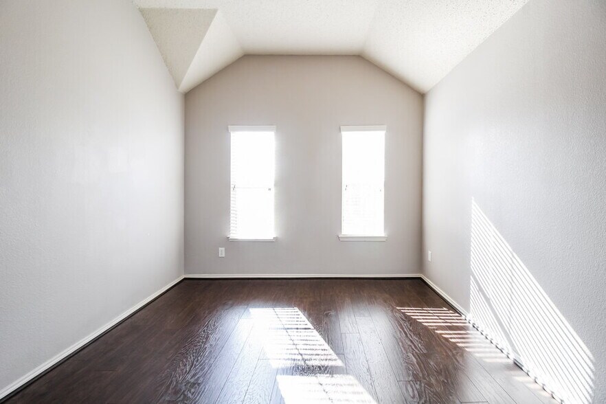 Building Photo - 3105 Lighthouse Dr