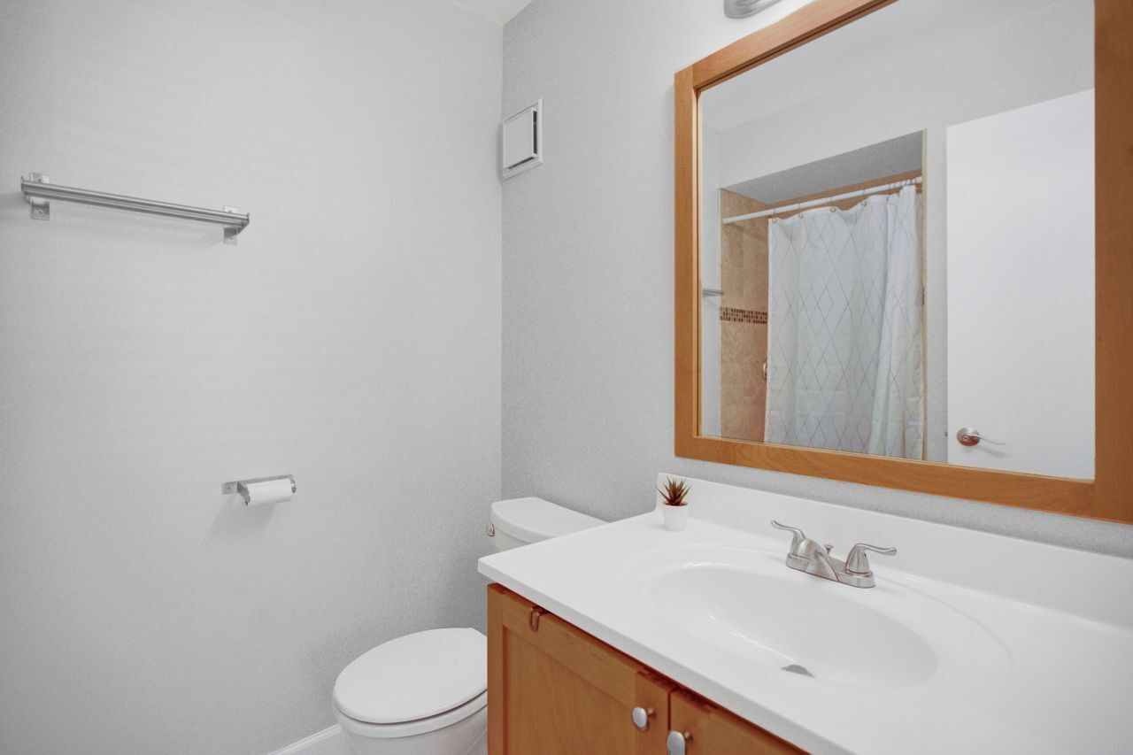 Building Photo - 6870 SW 45th Ln