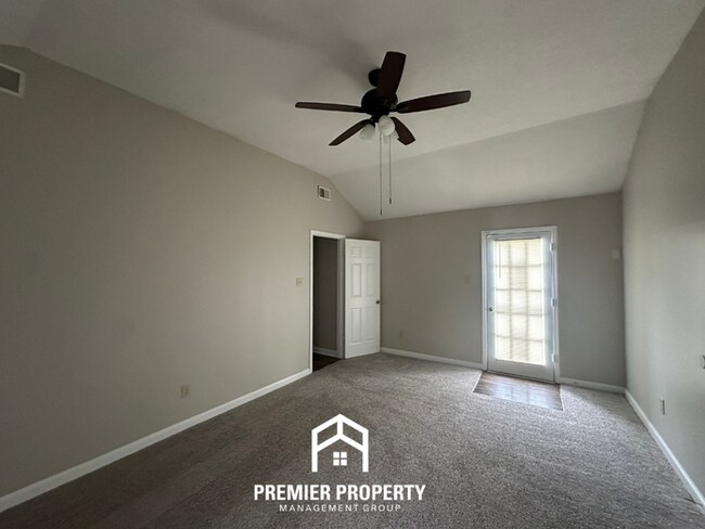 Building Photo - 968 Boones Hollow Dr