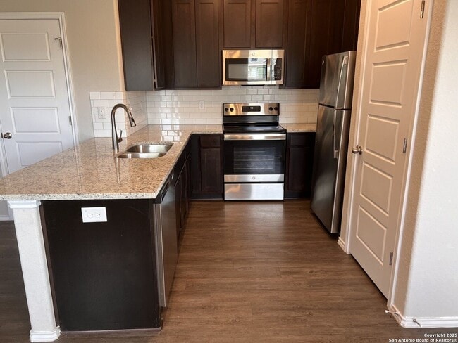 Building Photo - Luxury Duplex in Seguin (Navarro ISD)