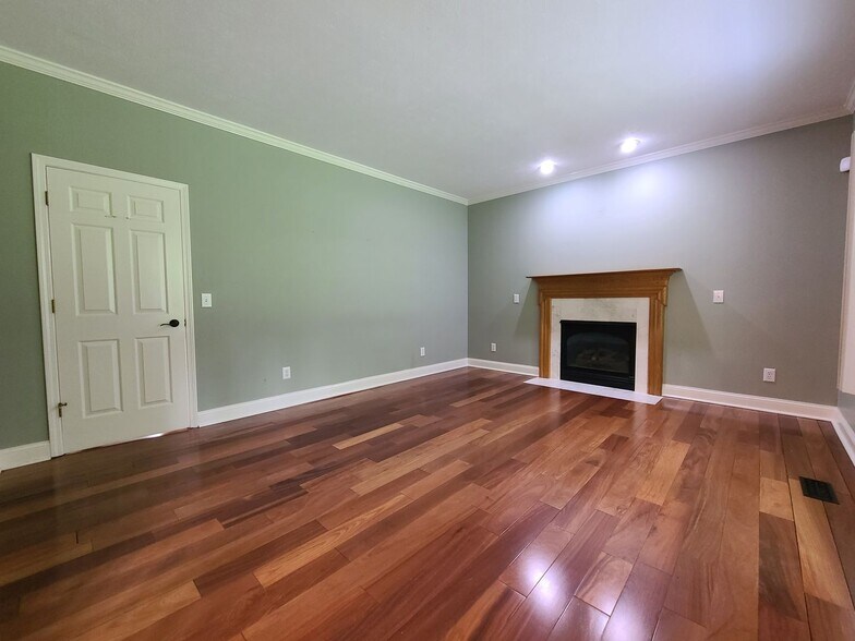 Building Photo - 9440 Park Ridge Trail