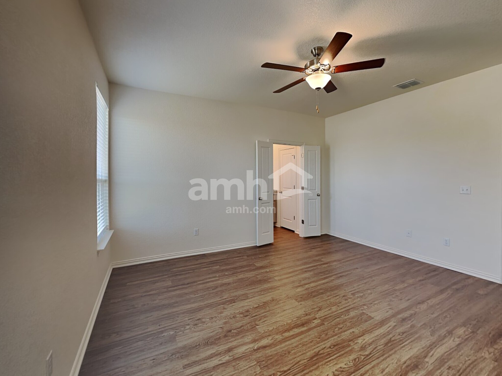 Building Photo - 457 Pebble Bend