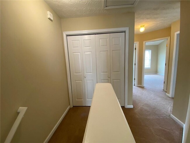 Building Photo - 646 Kenridge Dr