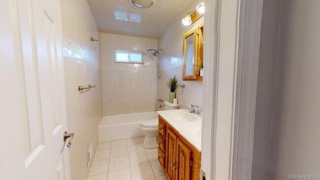 Building Photo - 511 Freeman Ave