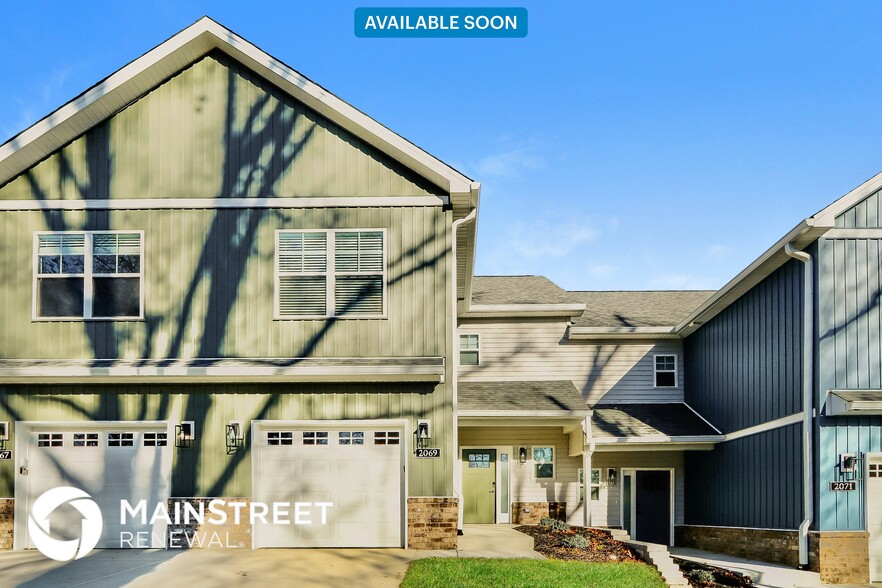 Primary Photo - 2069 Paddle Wheel Dr