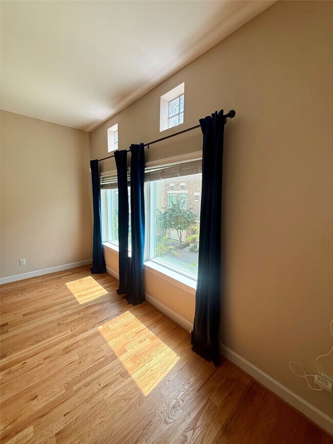 Building Photo - 8705 Bryam St