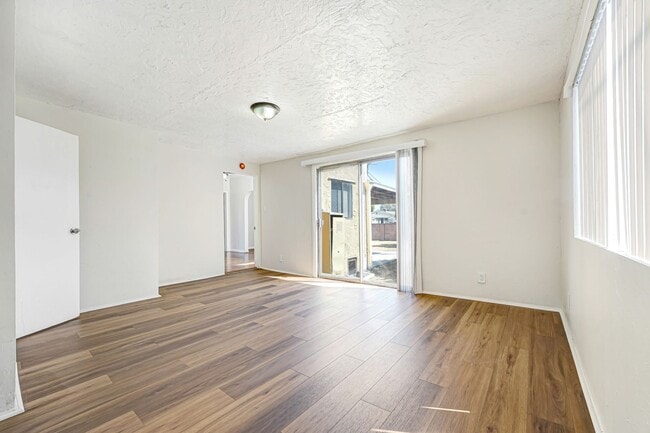 Building Photo - Beautiful SFR 3 BD| 2 Bath