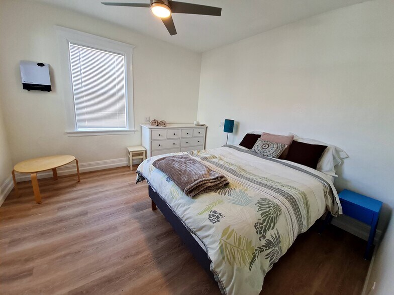 Bedroom 2 - 135 E Reed St