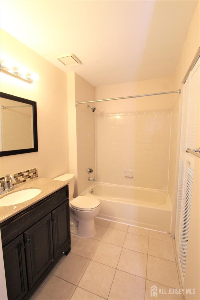 Building Photo - 2202 Aspen Dr