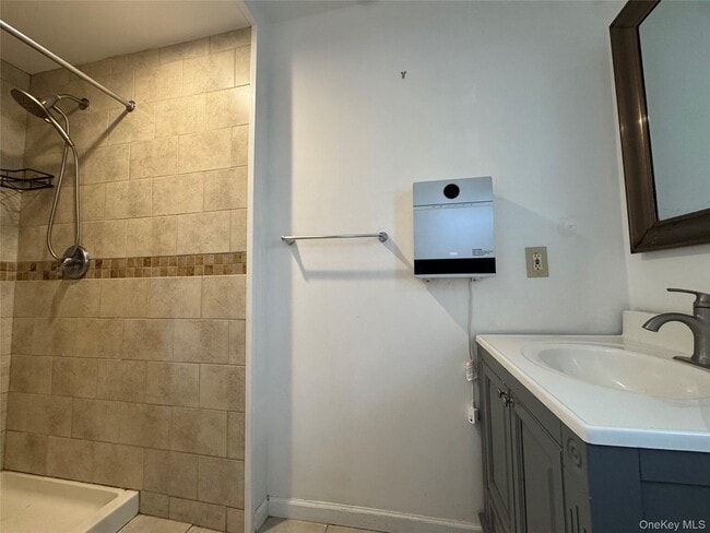 Building Photo - 267 Plainfield Ave