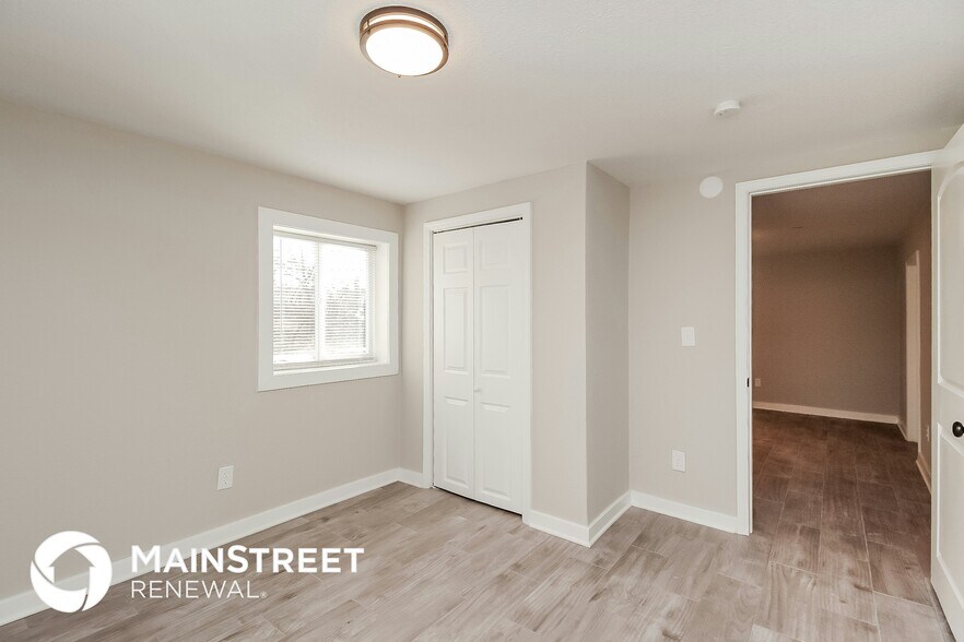 Building Photo - 721 N Sunset Dr