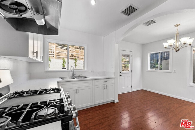 Building Photo - 2723 Ballard St