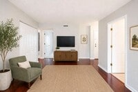 Building Photo - 1264 Villa Ln