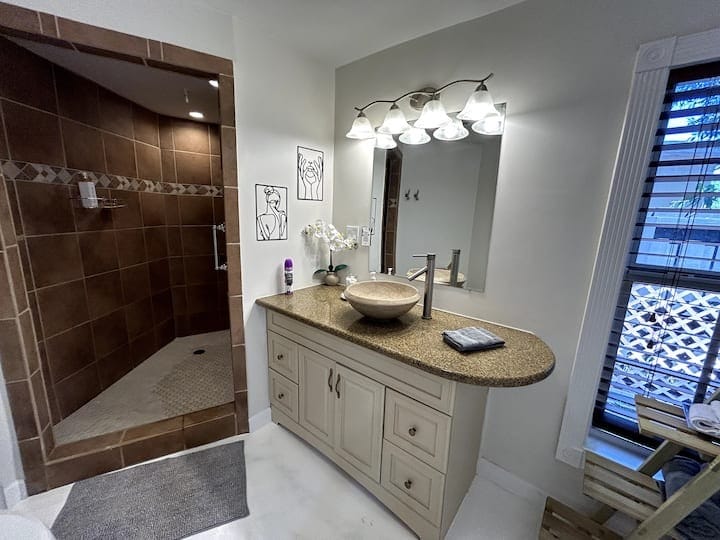 Master Bath 2 - 4141 NE 16th Ave