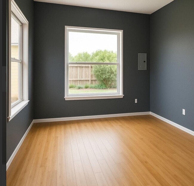 Building Photo - 4134 Woodside Ave